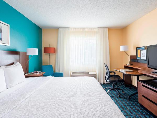 Fairfield Inn & Suites Dallas Park Central : photo 1 de la chambre chambre lit king-size