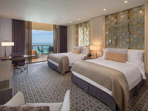 The St. Regis Bal Harbour Resort : photo 2 de la chambre grande chambre de luxe avec 2 lits queen-size - côté océan