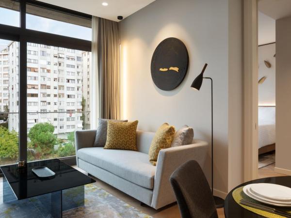 Marriott Executive Apartments Istanbul Fulya : photo 1 de la chambre appartement 1 chambre plus spacieux avec balcon - vue sur ville
