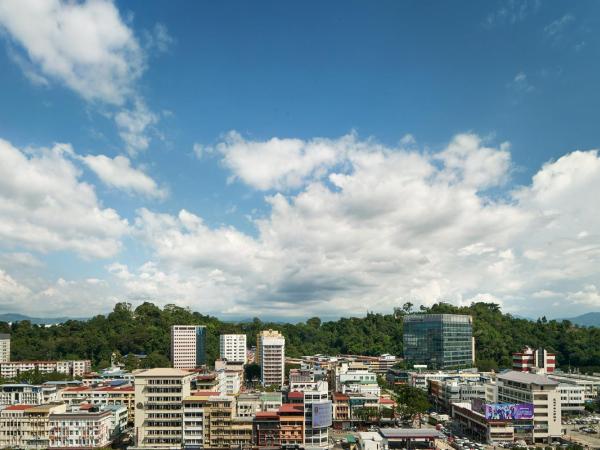 Le Meridien Kota Kinabalu : photo 3 de la chambre chambre lit king-size urban - vue sur ville