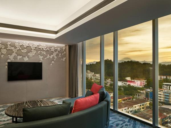 Le Meridien Kota Kinabalu : photo 2 de la chambre suite 1 chambre - accès au salon club