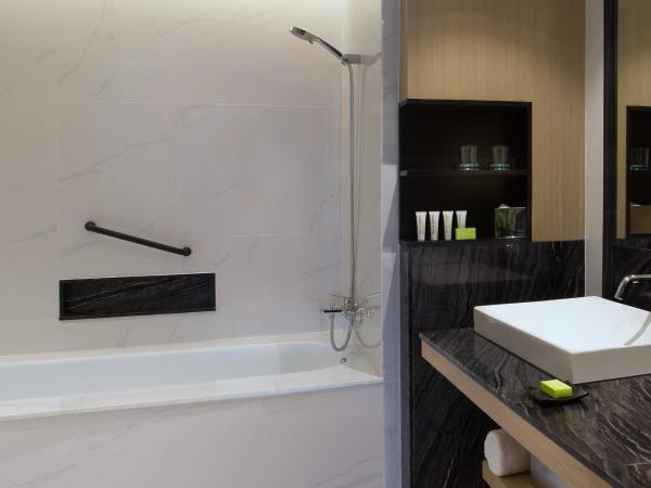 Le Meridien Kota Kinabalu : photo 4 de la chambre suite 1 chambre - accès au salon club