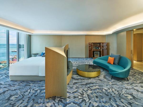 Le Meridien Kota Kinabalu : photo 4 de la chambre suite présidentielle en Étage supérieur avec accès au salon club - vue sur mer