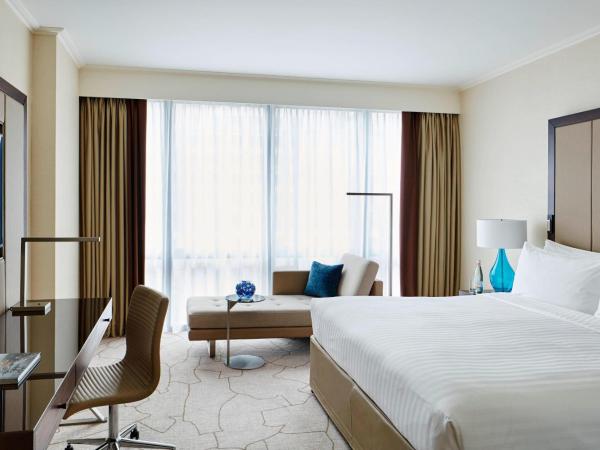 London Marriott Hotel Canary Wharf : photo 1 de la chambre chambre lit king-size exécutive - accès au salon exécutif