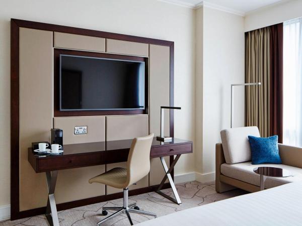 London Marriott Hotel Canary Wharf : photo 2 de la chambre chambre lit king-size exécutive - accès au salon exécutif