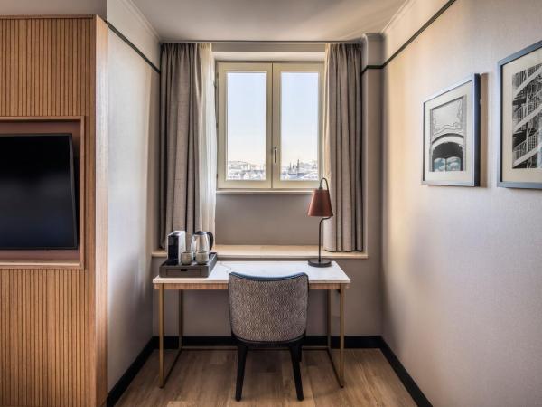 Brussels Marriott Hotel Grand Place : photo 3 de la chambre chambre club lit king-size - accès au salon club