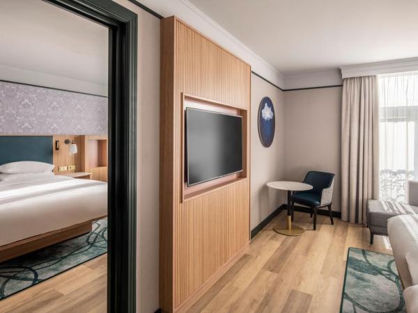 Brussels Marriott Hotel Grand Place : photo 3 de la chambre hébergement 2 chambres communicantes avec 1 lit king-size et 2 lits jumeaux