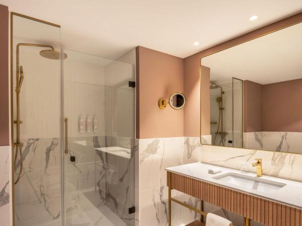 Brussels Marriott Hotel Grand Place : photo 6 de la chambre chambre club lit king-size - accès au salon club