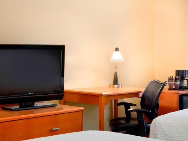 Fairfield Inn & Suites by Marriott Houston Energy Corridor/Katy Freeway : photo 2 de la chambre chambre avec 2 grands lits queen-size 
