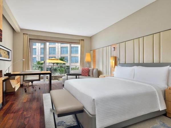 JW Marriott Hotel New Delhi Aerocity : photo 2 de la chambre chambre lit king-size avec terrasse