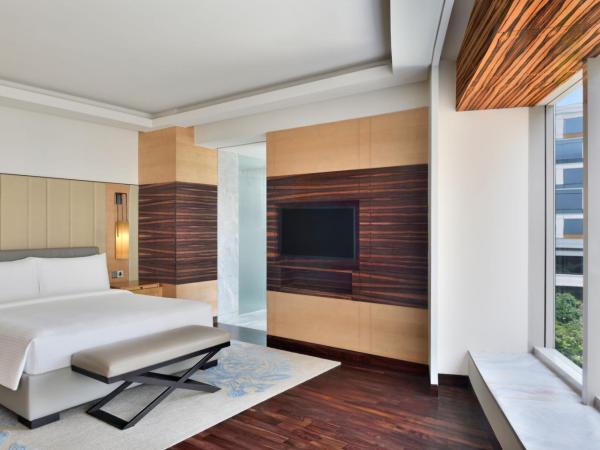 JW Marriott Hotel New Delhi Aerocity : photo 4 de la chambre suite lit king-size de luxe