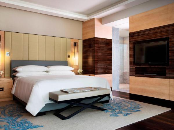 JW Marriott Hotel New Delhi Aerocity : photo 3 de la chambre suite lit king-size de luxe