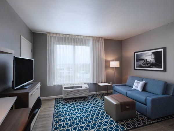 TownePlace Suites by Marriott San Diego Airport/Liberty Station : photo 2 de la chambre suite 1 chambre avec 1 lit king-size et canapé-lit