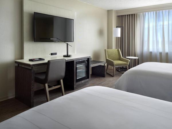 Atlanta Airport Marriott : photo 1 de la chambre concierge level guest room with concierge lounge access 