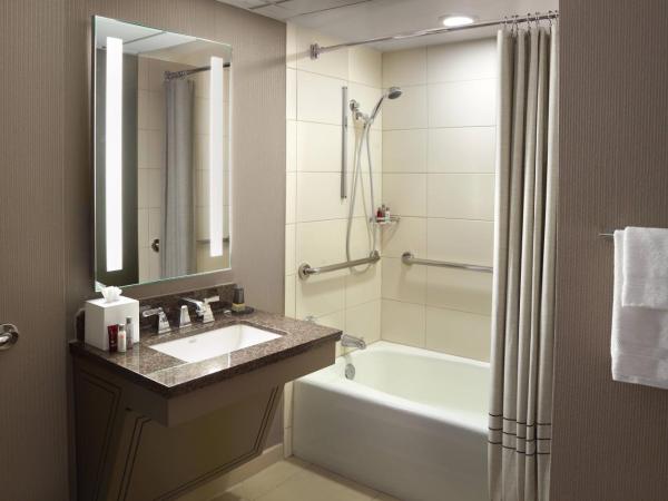 Atlanta Airport Marriott : photo 6 de la chambre chambre lit king-size