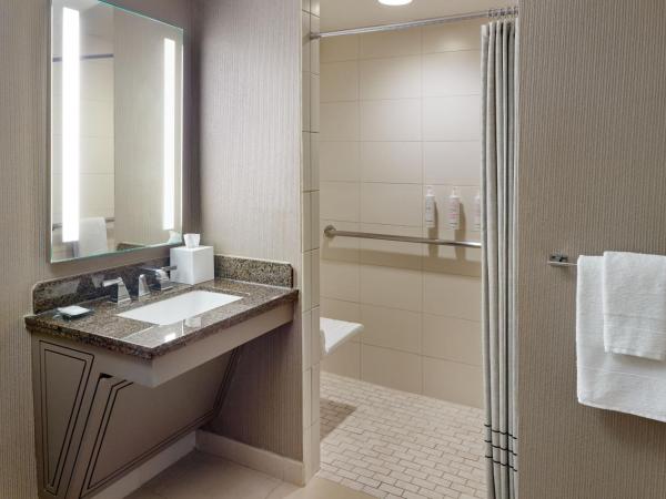 Atlanta Airport Marriott : photo 9 de la chambre chambre lit king-size