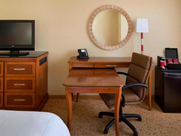 Toronto Airport Marriott Hotel : photo 3 de la chambre chambre lit king-size