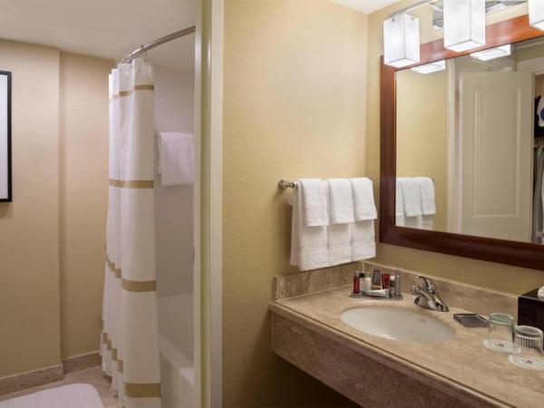 Toronto Airport Marriott Hotel : photo 5 de la chambre chambre king - niveau concierge