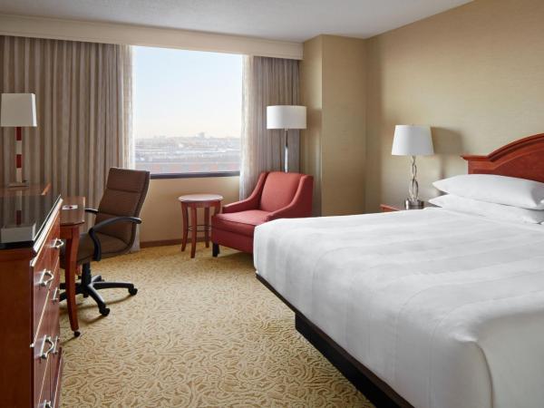 Toronto Airport Marriott Hotel : photo 1 de la chambre chambre lit king-size