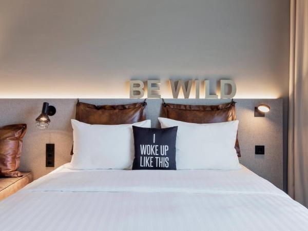 Moxy Munich Ostbahnhof : photo 2 de la chambre chambre lit queen-size