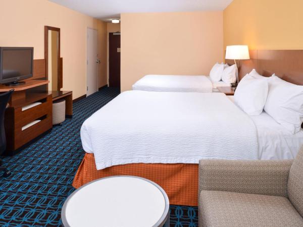 Fairfield Inn Orlando Airport : photo 1 de la chambre chambre queen avec 2 lits queen-size - canapé-lit (pas de frais de service)