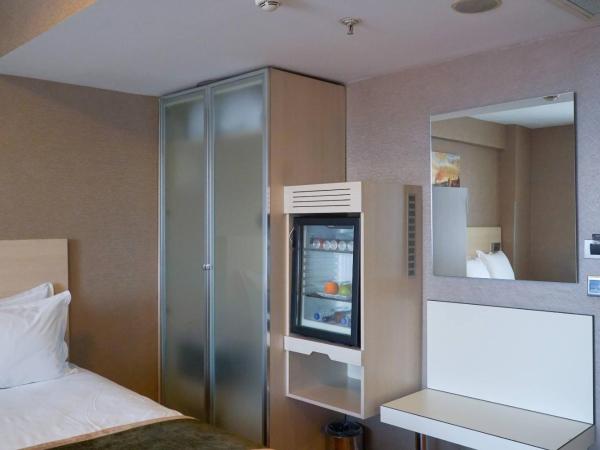 Hotel Troya : photo 8 de la chambre chambre familiale supérieure