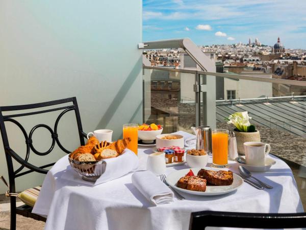 Paris Marriott Champs Elysees Hotel : photo 2 de la chambre chambre lit king-size avec balcon - tage suprieur