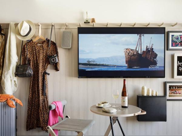 Moxy Osaka Shin Umeda : photo 3 de la chambre chambre lit queen-size standard - vue sur ville