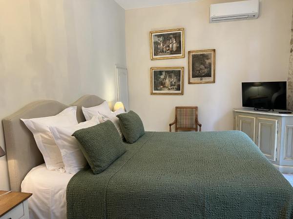 N15 - Les Confidences - Chambres d'hôtes : photo 1 de la chambre chambre double de luxe avec douche à l'italienne