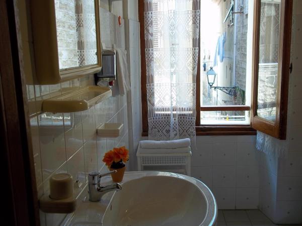 B&B Vecchia Alghero : photo 4 de la chambre chambre double ou lits jumeaux