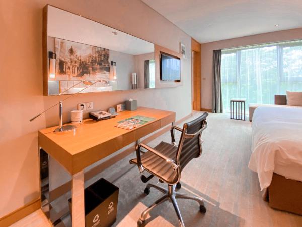 Holiday Inn Guangzhou Science City, an IHG Hotel- Free Canton Fair Shuttle Bus : photo 1 de la chambre premium king room - lounge access