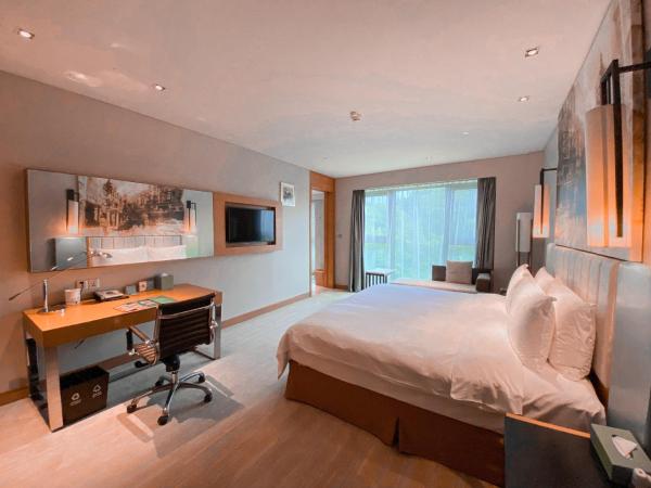 Holiday Inn Guangzhou Science City, an IHG Hotel- Free Canton Fair Shuttle Bus : photo 2 de la chambre premium king room - lounge access