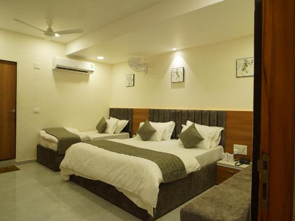 HOTEL RICHIE RICH : photo 1 de la chambre chambre familiale deluxe