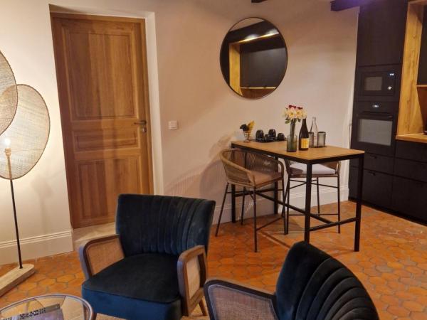 Au Moulin Saint Nicol - Honfleur : photo 3 de la chambre chambre 1 : suite junior climatisée - accès à la terrasse