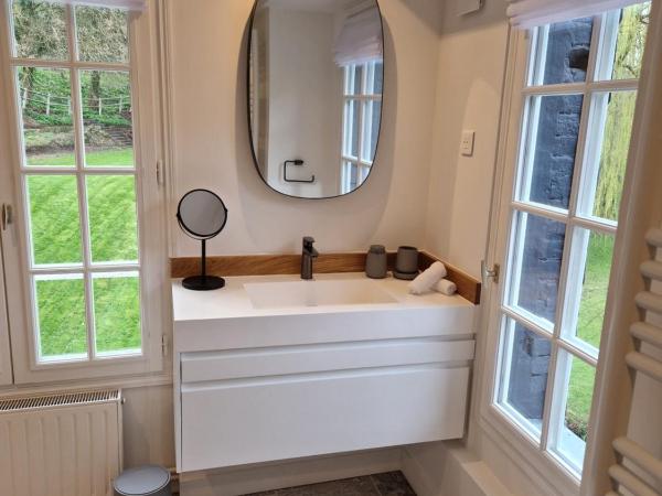 Au Moulin Saint Nicol - Honfleur : photo 6 de la chambre chambre 5 : chambre double avec douche - vue sur jardin