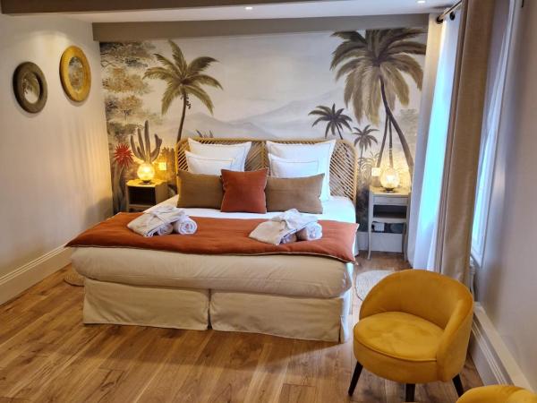 Au Moulin Saint Nicol - Honfleur : photo 2 de la chambre chambre 5 : chambre double avec douche - vue sur jardin