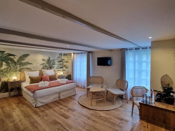 Au Moulin Saint Nicol - Honfleur : photo 3 de la chambre chambre 6 : chambre double confort avec douche - vue sur jardin