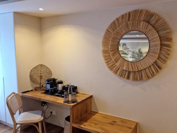 Au Moulin Saint Nicol - Honfleur : photo 4 de la chambre chambre 6 : chambre double confort avec douche - vue sur jardin