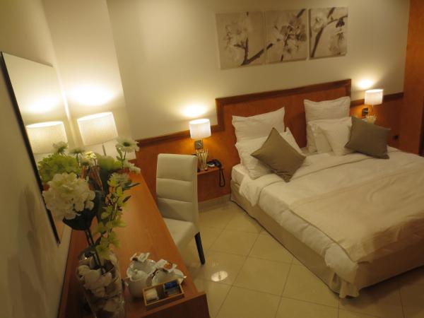 Hotel Joyfull : photo 3 de la chambre suite lit king-size avec jacuzzi
