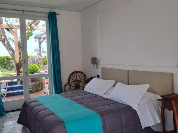 Villa Giovanna : photo 2 de la chambre chambre double ou lits jumeaux - vue sur mer