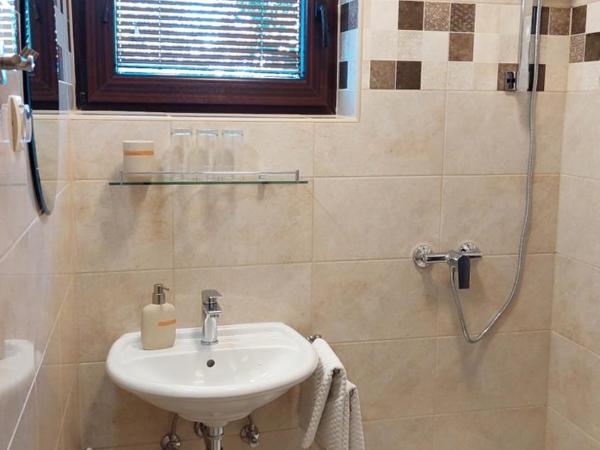 Pansion Klaudija : photo 8 de la chambre chambre triple - vue sur mer