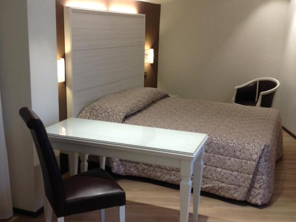 Hotel San Donato - Bologna centro : photo 1 de la chambre chambre familiale