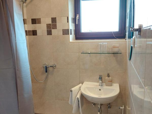 Pansion Klaudija : photo 7 de la chambre chambre triple - vue sur mer