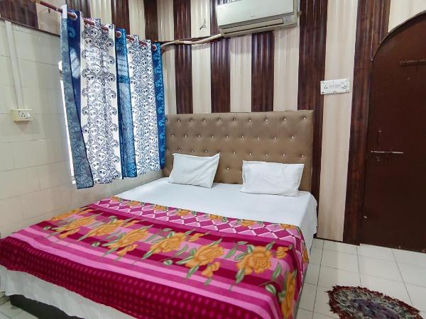 Hotel India inn : photo 4 de la chambre chambre double avec balcon (2 adultes + 1 enfant)