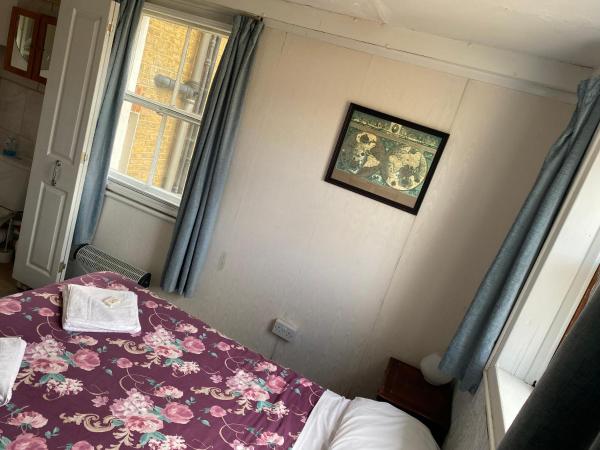 Oakley Hotel : photo 3 de la chambre chambre double avec salle de bains commune