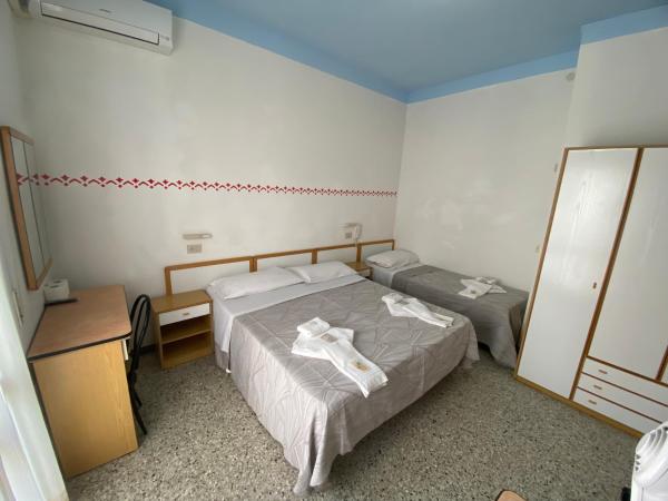 Hotel Nanni Garnì : photo 3 de la chambre chambre triple Économique