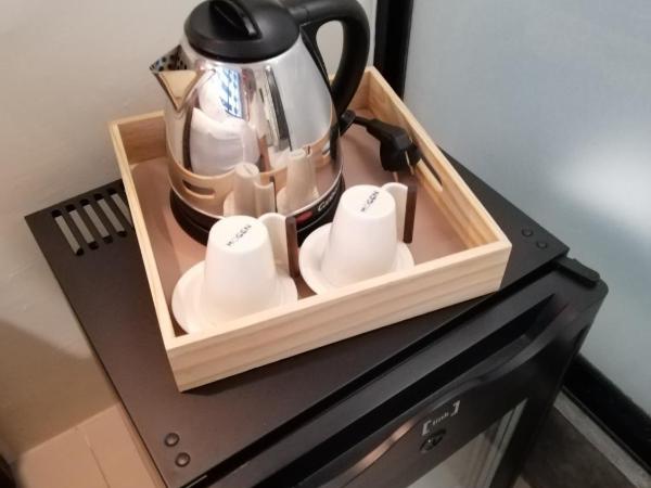 The Marble Hostel : photo 2 de la chambre chambre lit queen-size standard - vue sur ville