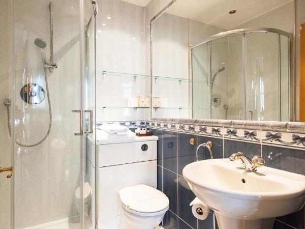 Kildonan Lodge Hotel : photo 1 de la chambre hébergement supérieur familial avec lit à baldaquin