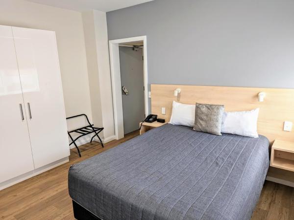 Mayfair Plaza Motel and Apartments : photo 2 de la chambre studio triple standard