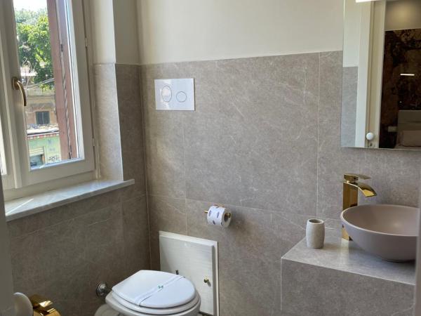 Cannatella's Mansion : photo 4 de la chambre suite lit queen-size avec baignoire spa